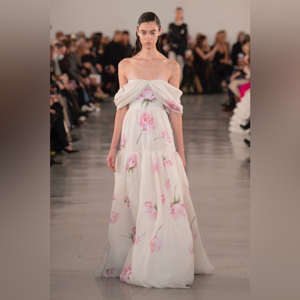 Giambattista Valli fall/winter 22 couture floral gown bridal wedding gown